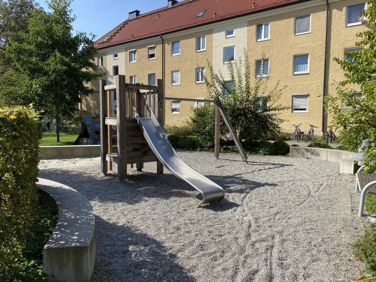 Read more about the article Spielplatz Milbertshofen Wohngebiet Keferloherstraße